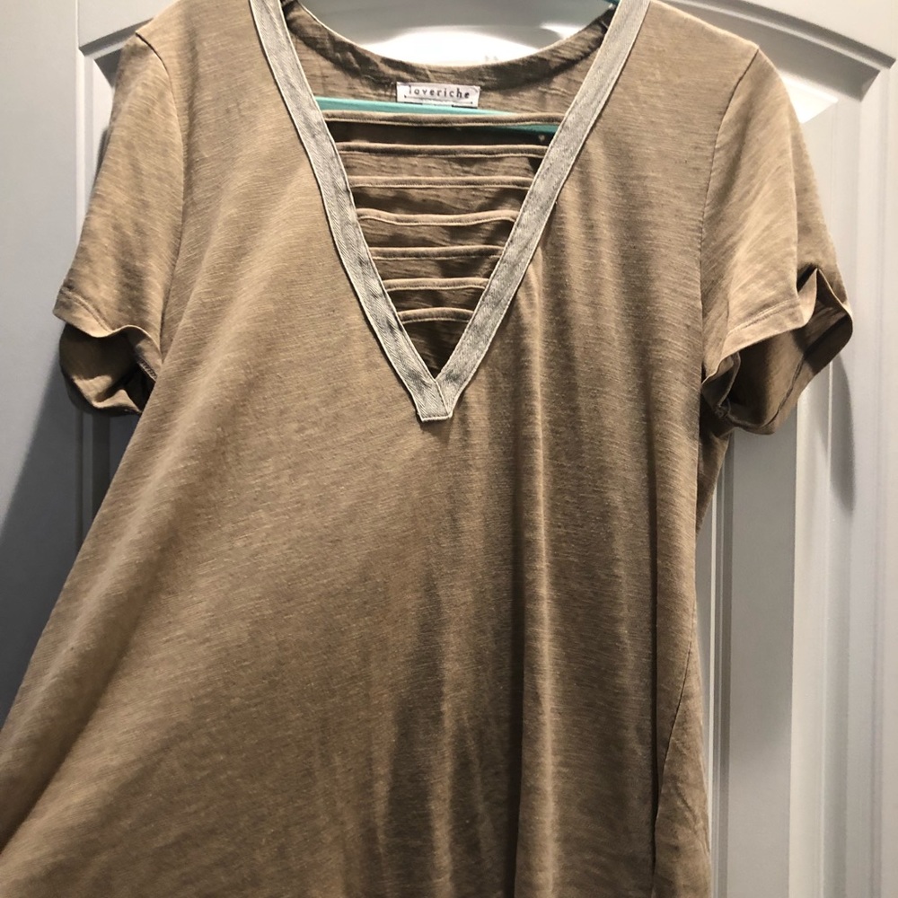 Buckle T-shirt